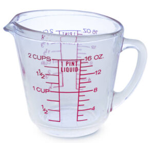 A jug which have measuring table of cups and oz